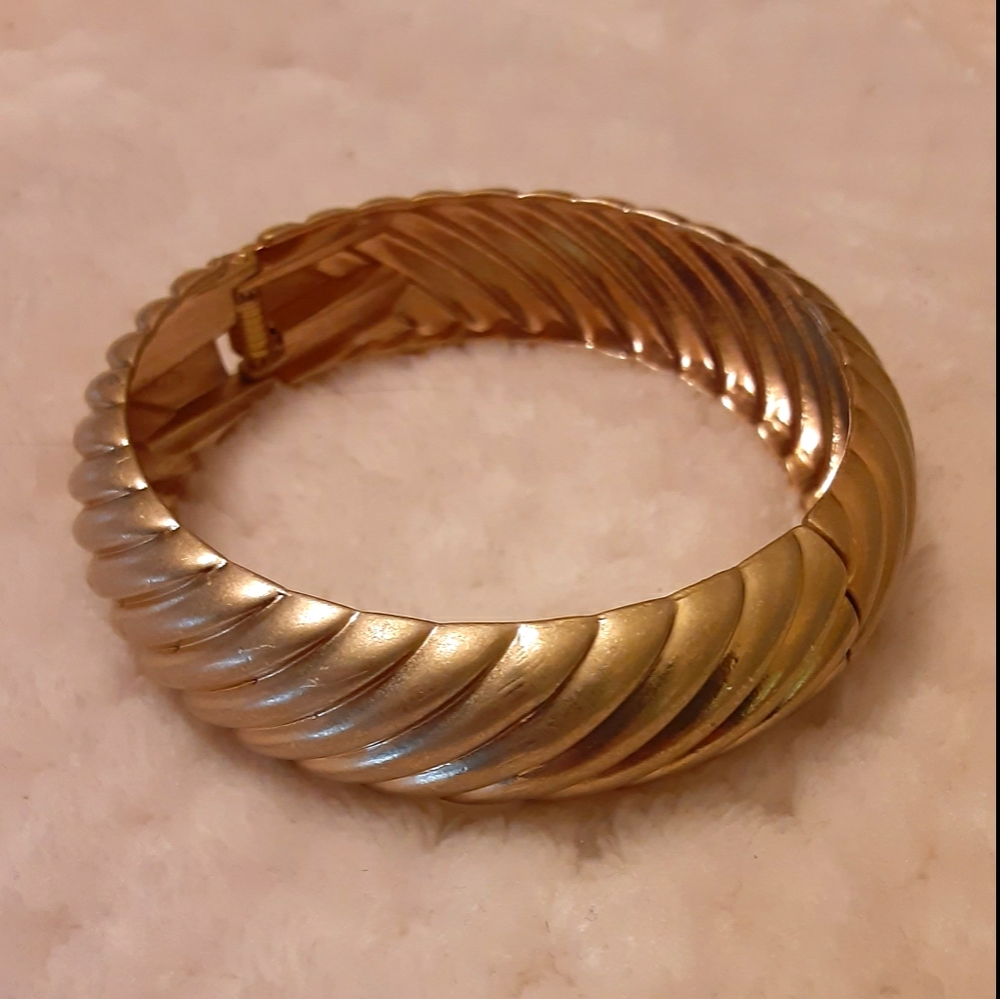 Amberlee Plunder bracelet